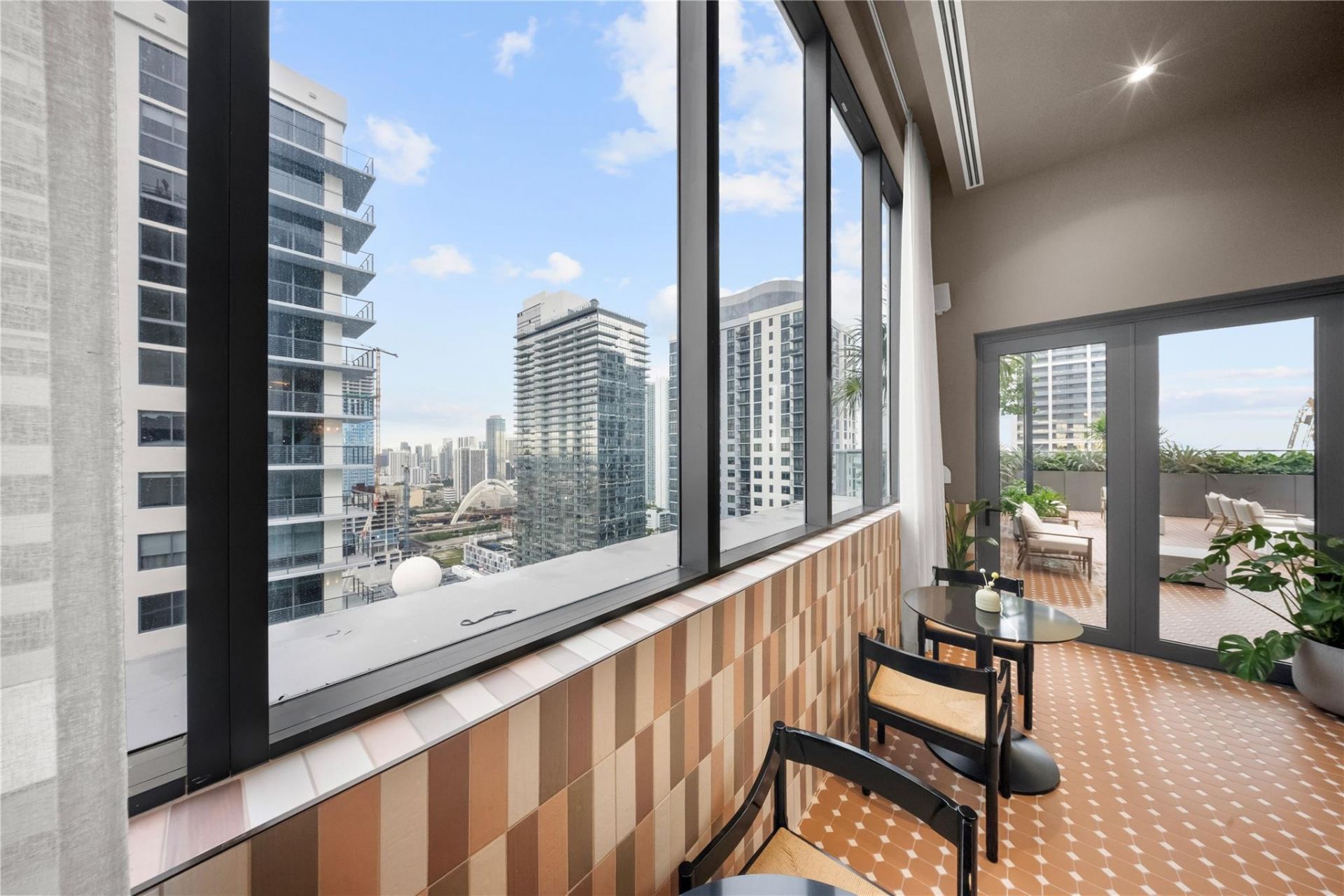 11 NE 6th Street, Unit 907, Miami, FL 33132 Photo