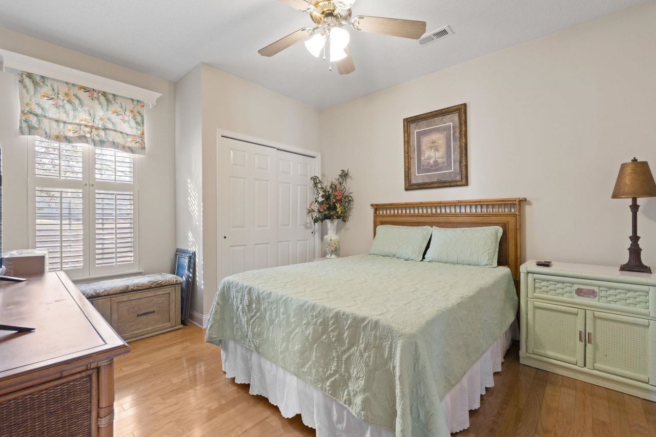 161 Regency Dr. Photo 12