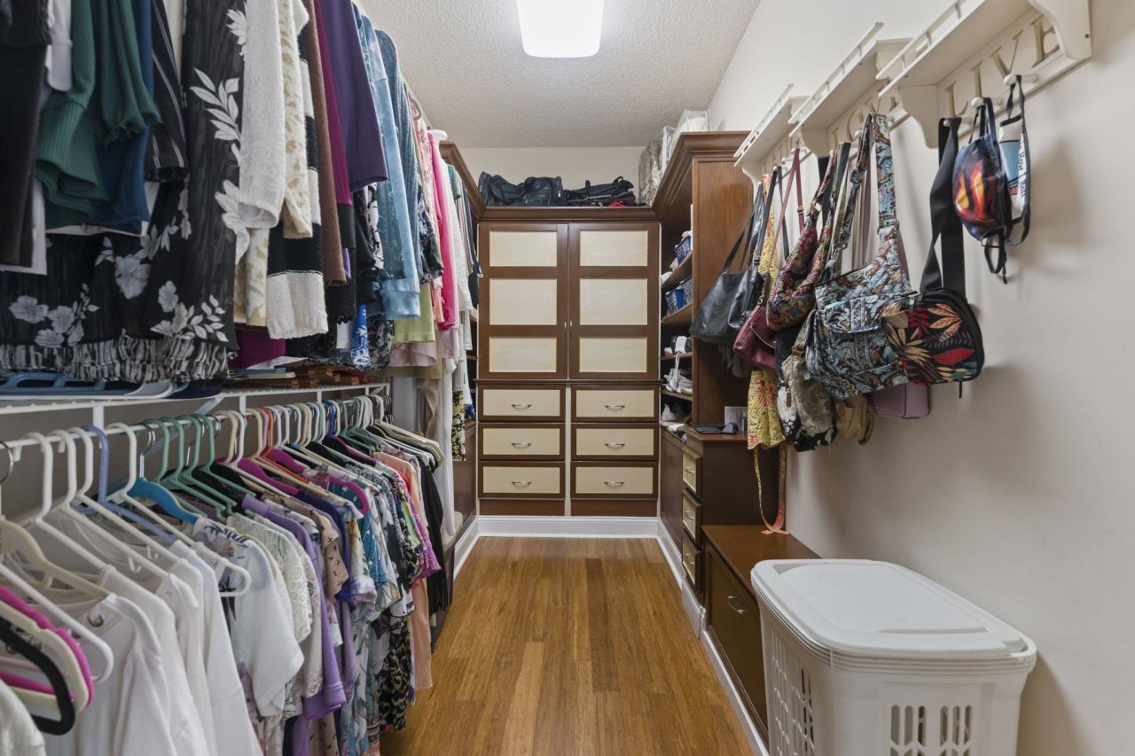 161 Regency Dr. Photo 17