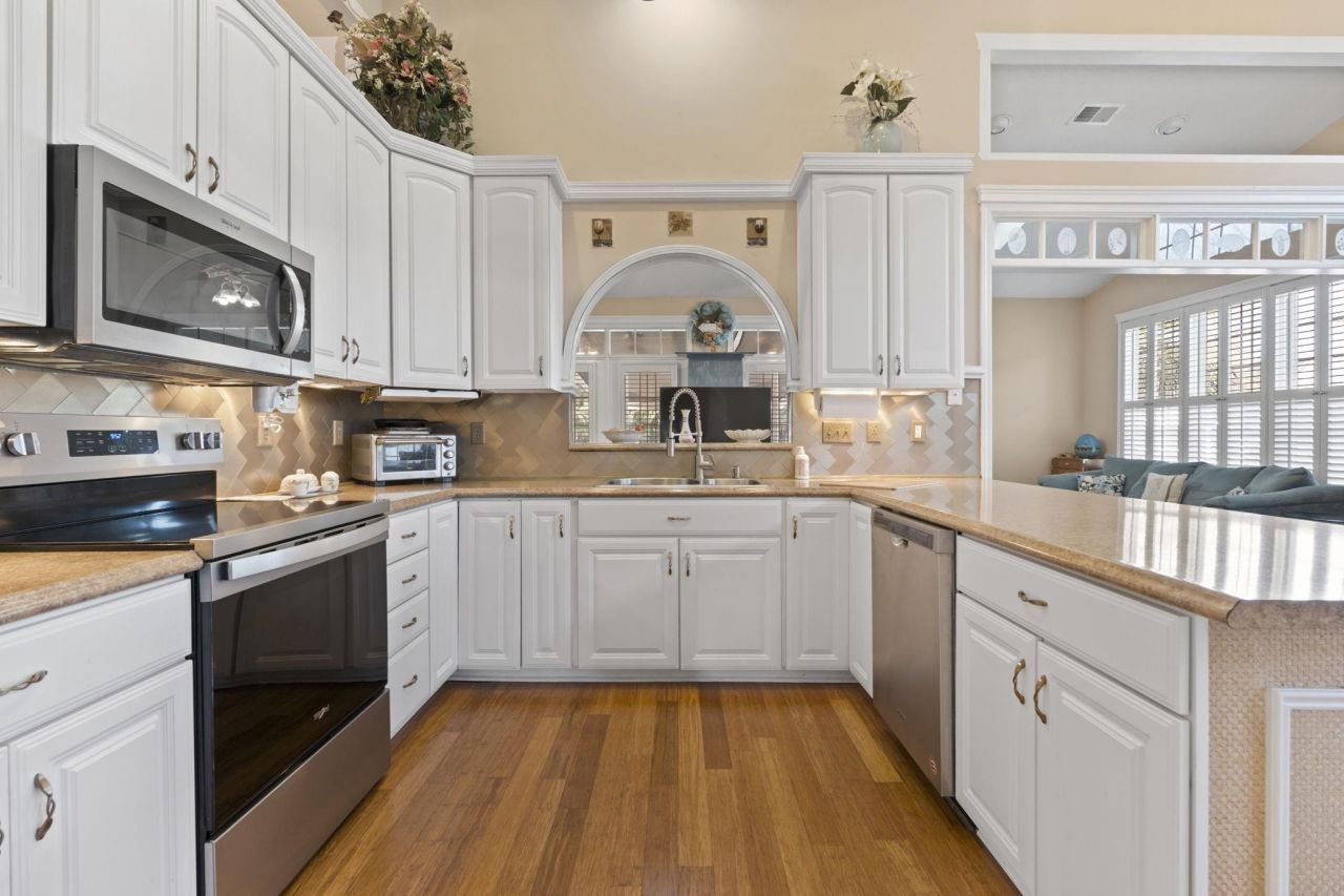 161 Regency Dr. Photo 22