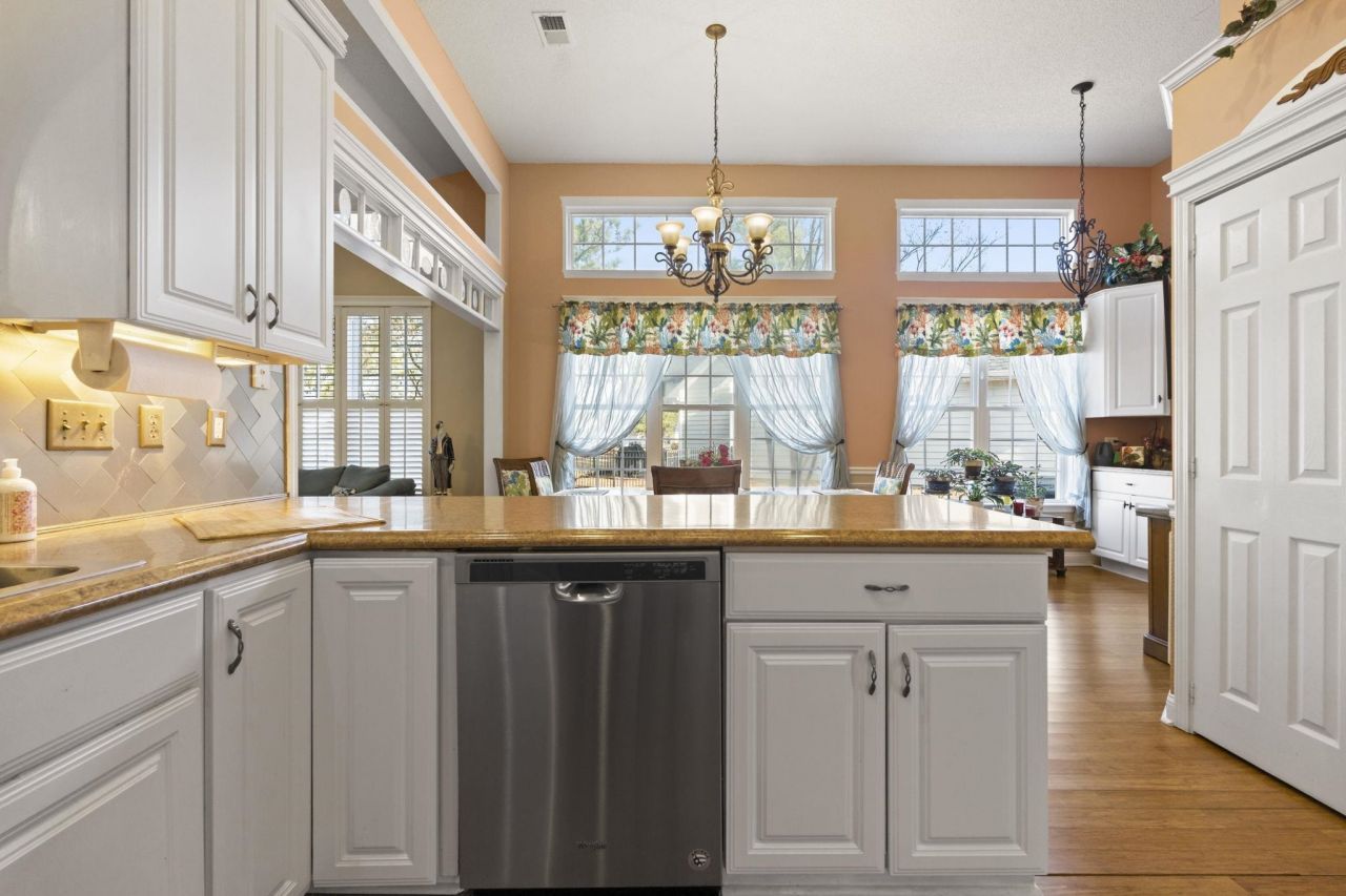 161 Regency Dr. Photo 23