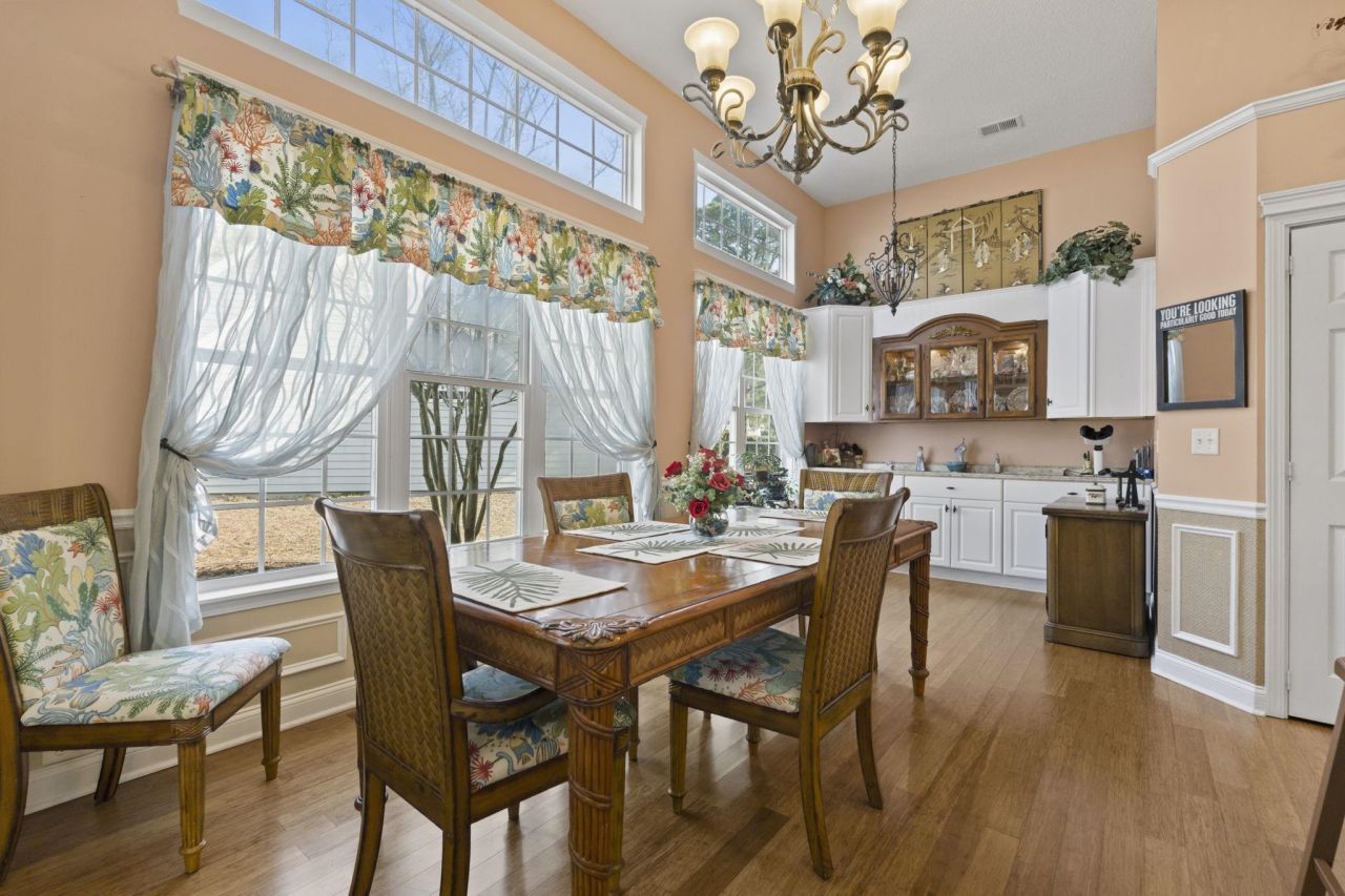 161 Regency Dr. Photo 6