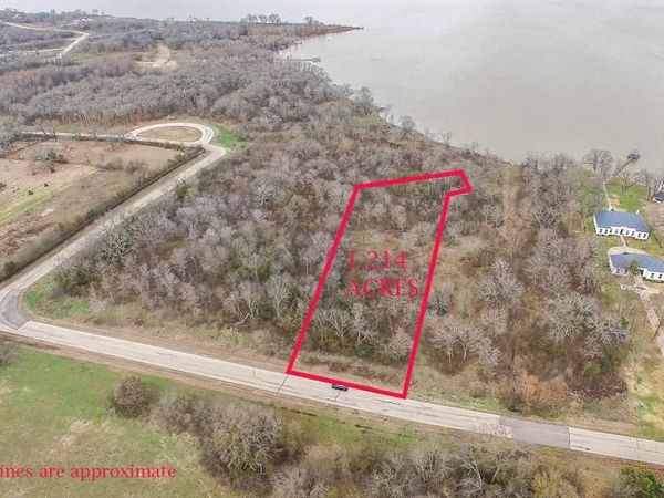 8615 Southern Shore Court , Kemp, TX 75143