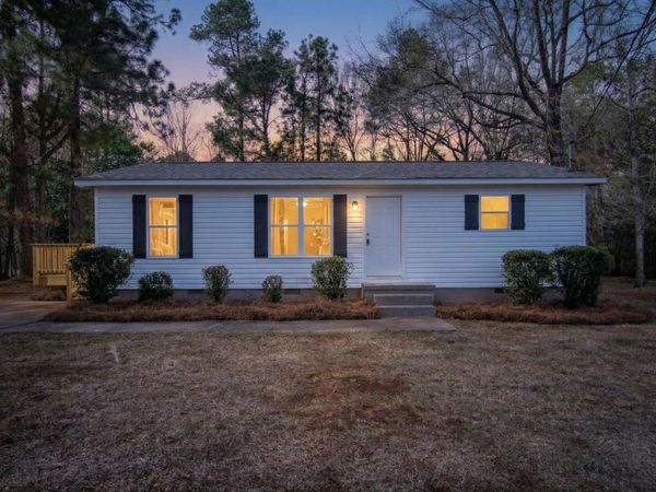 421 Vienna Circle, Fort Valley, GA 31030