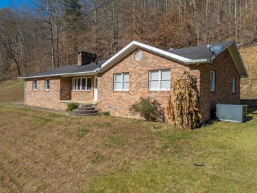 2860 Johnson Fork, Salyersville, KY 41465