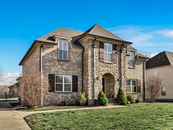 1085 WILLOW CIRCLE, Clarksville, TN 37043