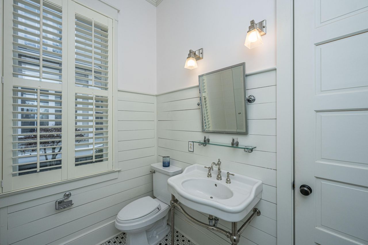 1908 Mahone Court Photo 42