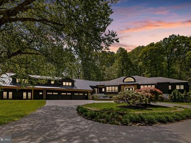 2800 HORSESHOE TRAIL, CHESTER SPRINGS, PA 19425