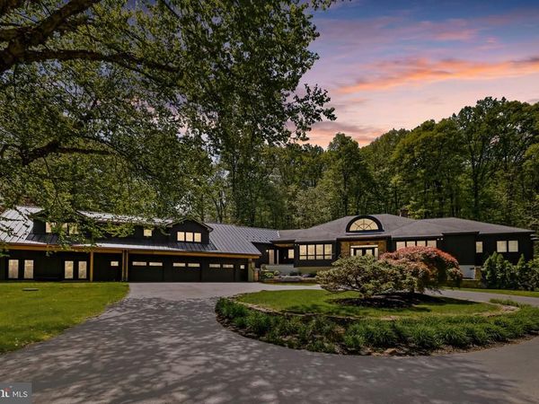 2800 HORSESHOE TRAIL, CHESTER SPRINGS, PA 19425