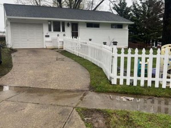 3 LAKECREST CIRCLE, GREENBELT, MD 20770