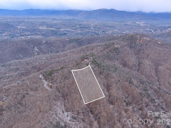 2724 Mountain Crest Drive S, Marion, NC 28752