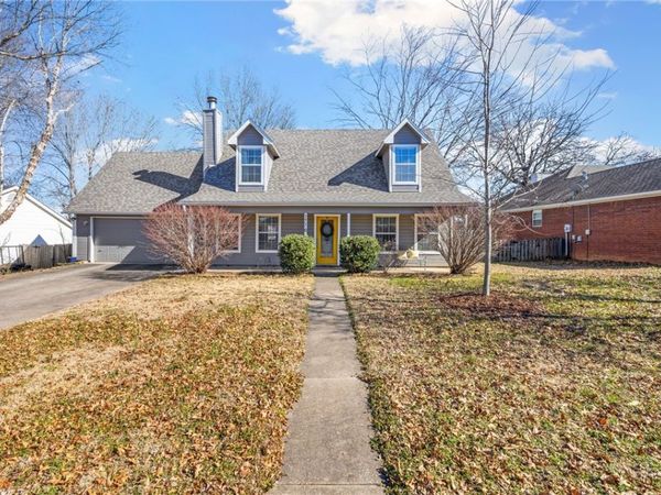 1776 S Tallgrass Drive, Fayetteville, AR 72701