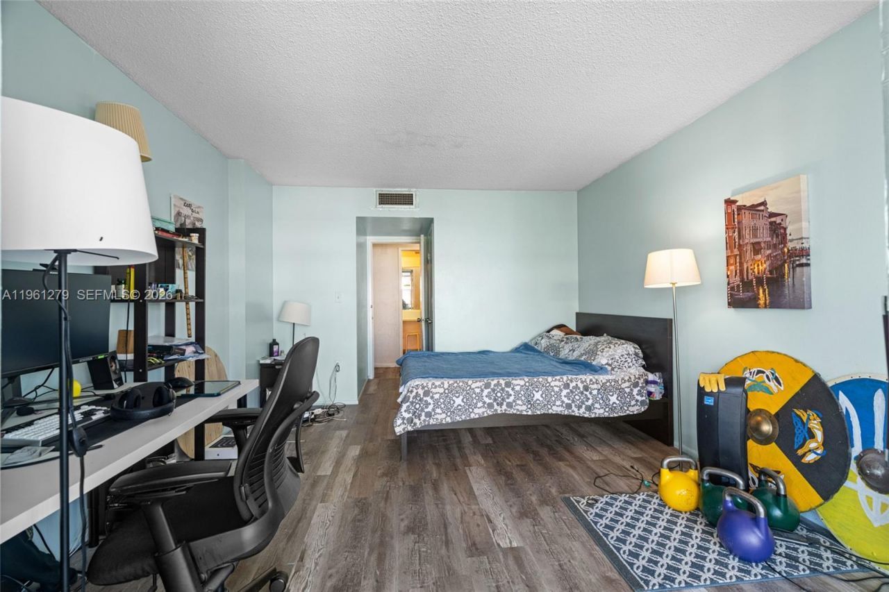 1690 NE 191st St, Unit 314-1, Miami, FL 33179 Photo