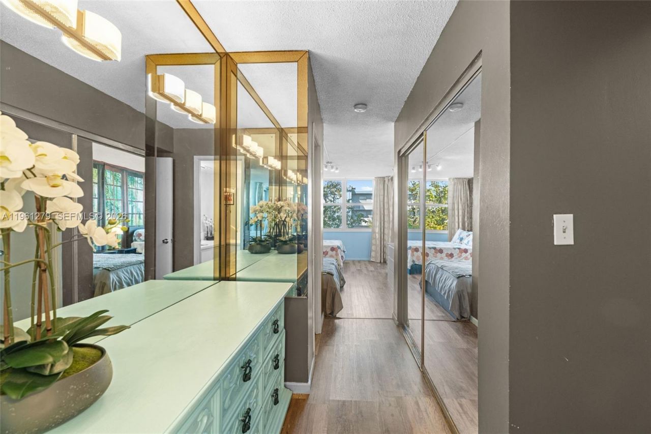 1690 NE 191st St, Unit 314-1, Miami, FL 33179 Photo