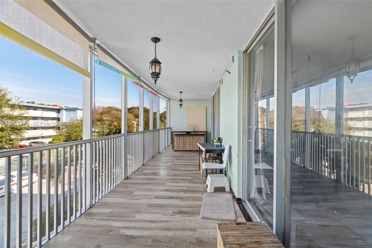 1690 NE 191st St, Unit 314-1, Miami, FL 33179 Photo