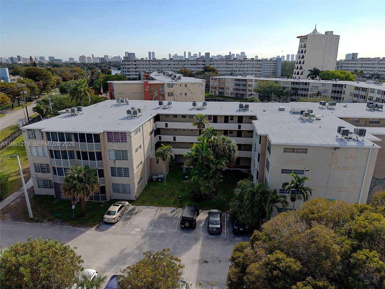 1690 NE 191st St, Unit 314-1, Miami, FL 33179 Photo