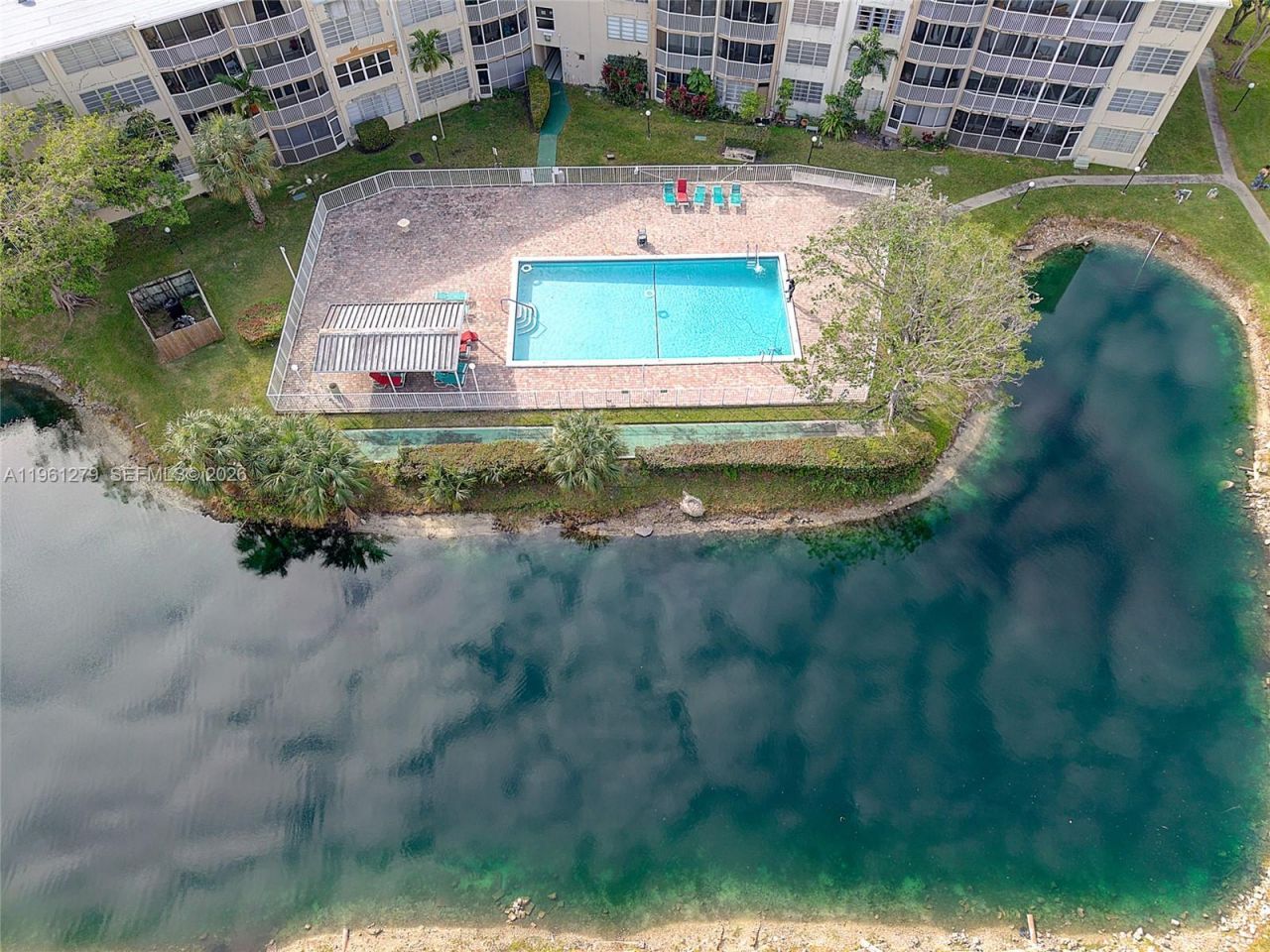 1690 NE 191st St, Unit 314-1, Miami, FL 33179 Photo