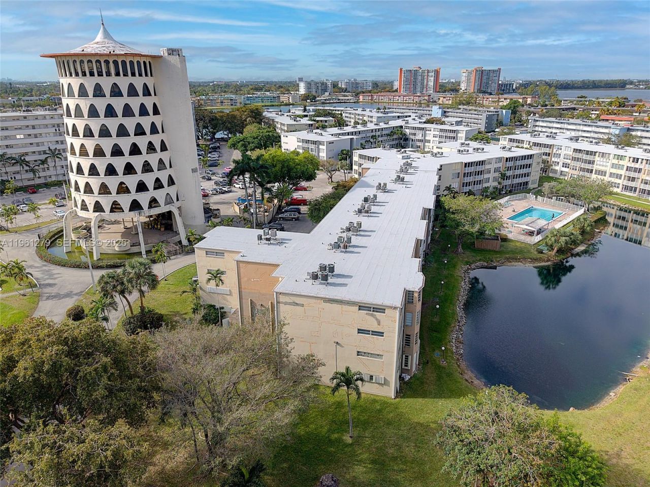 1690 NE 191st St, Unit 314-1, Miami, FL 33179 Photo