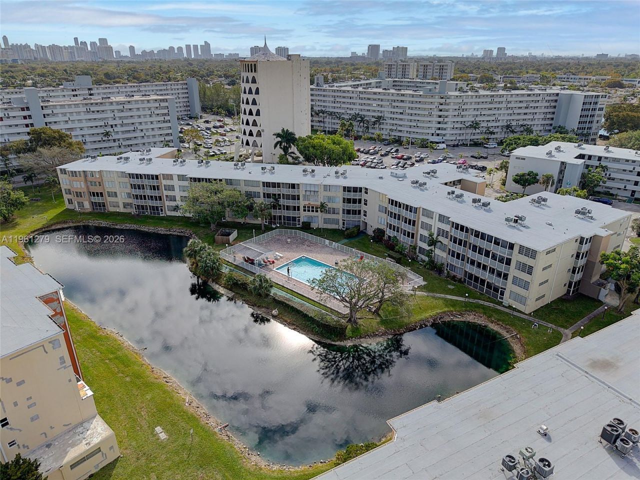 1690 NE 191st St, Unit 314-1, Miami, FL 33179 Photo