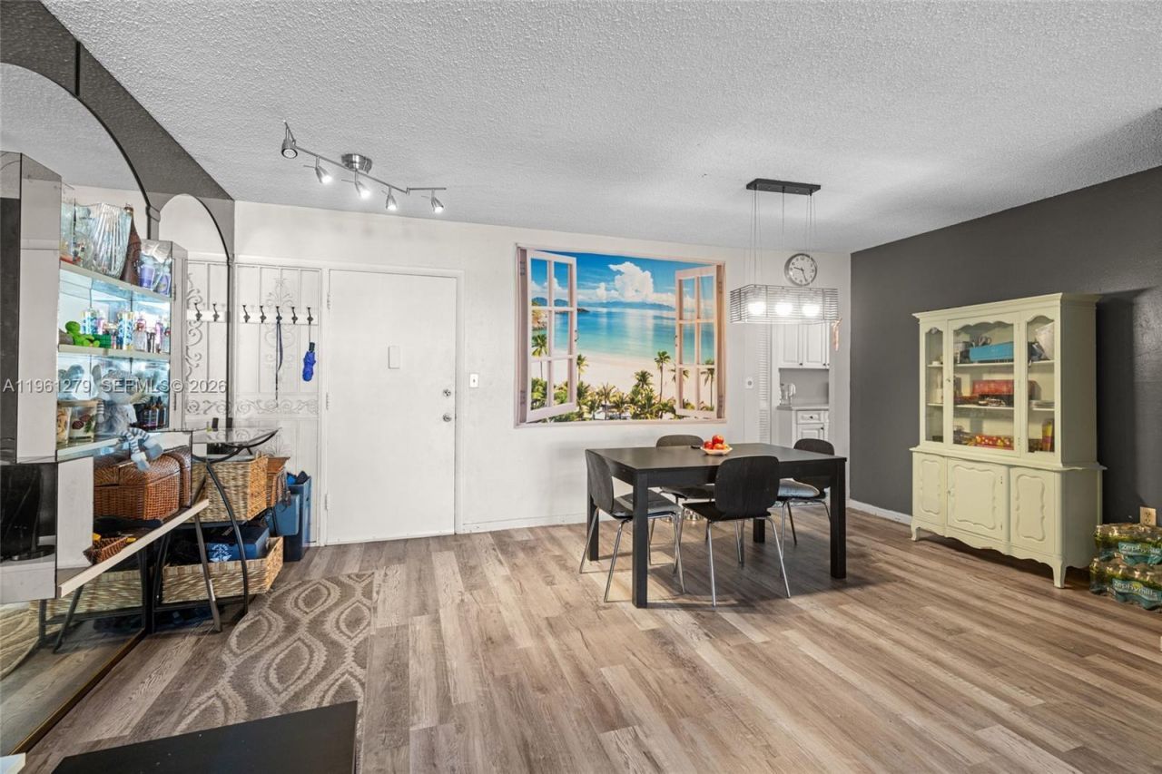 1690 NE 191st St, Unit 314-1, Miami, FL 33179 Photo