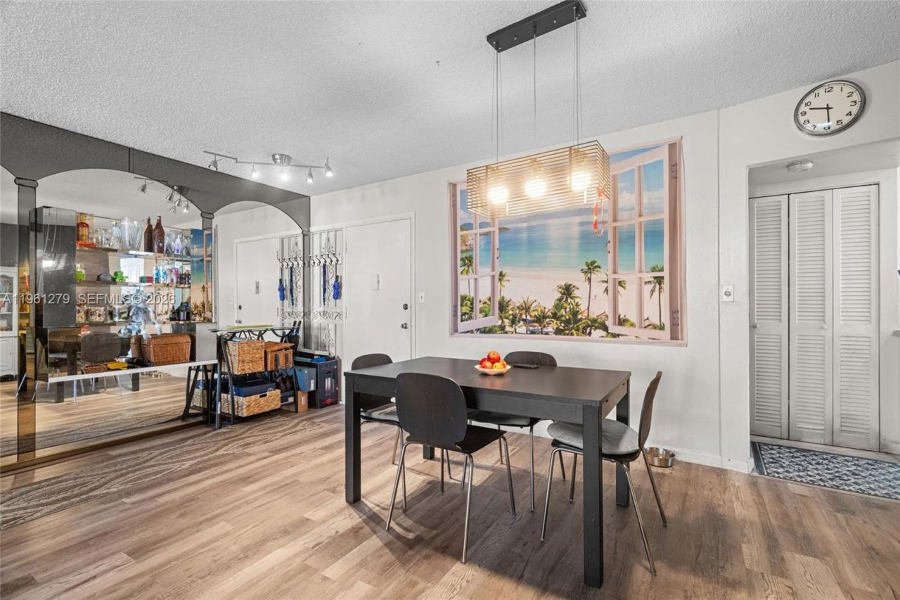 1690 NE 191st St, Unit 314-1, Miami, FL 33179 Photo