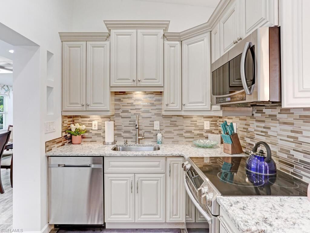 784 11th St N, Naples, FL 34102 Photo