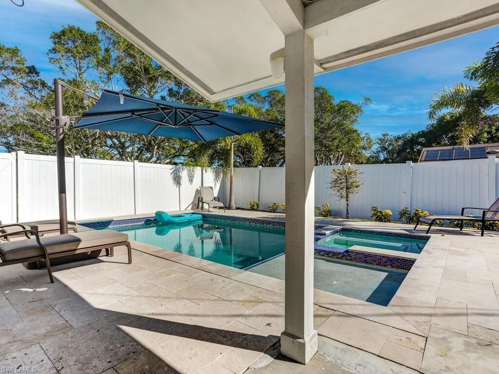 784 11th St N, Naples, FL 34102 Photo