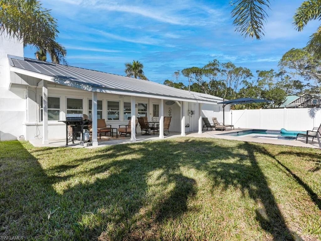 784 11th St N, Naples, FL 34102 Photo