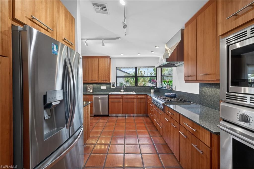 13290 Electron Dr, Fort Myers, FL 33908 Photo