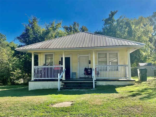 843 College Street , Shreveport, LA 71104