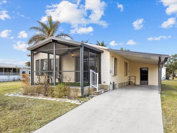 507 Tropical Isles Circle, Unit 25, Fort Pierce, FL 34982