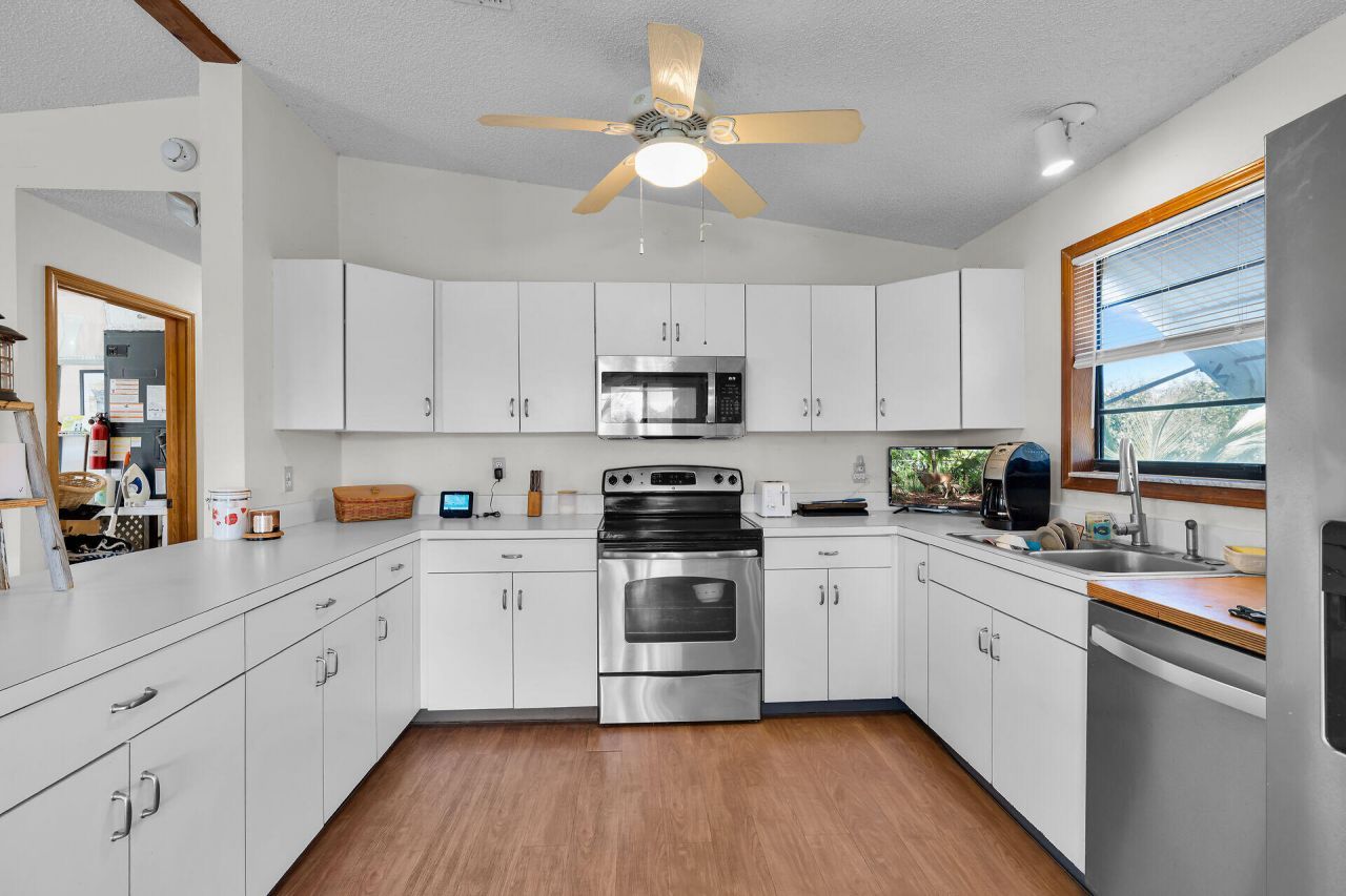 175 E Cahill Court, Big Pine Key, FL 33043 Photo