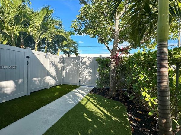 1109 NE 6th Ave, Unit 1, Fort Lauderdale, FL 33304