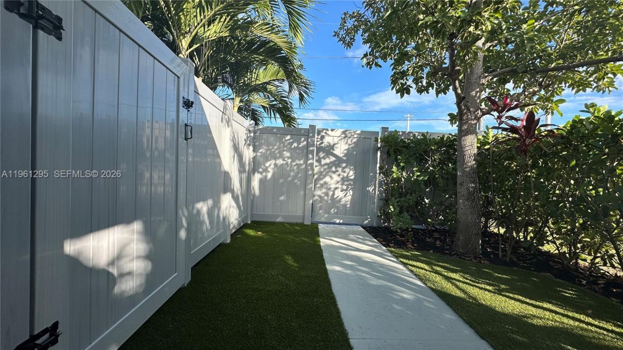 1109 NE 6th Ave, Unit 1, Fort Lauderdale, FL 33304 Photo