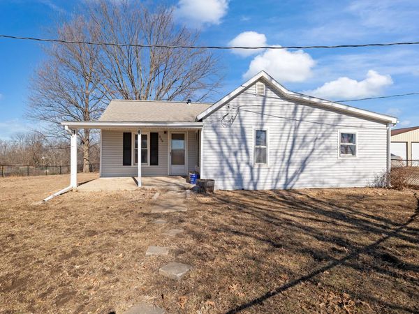 359 SW 101st Road , Warrensburg, MO 64093