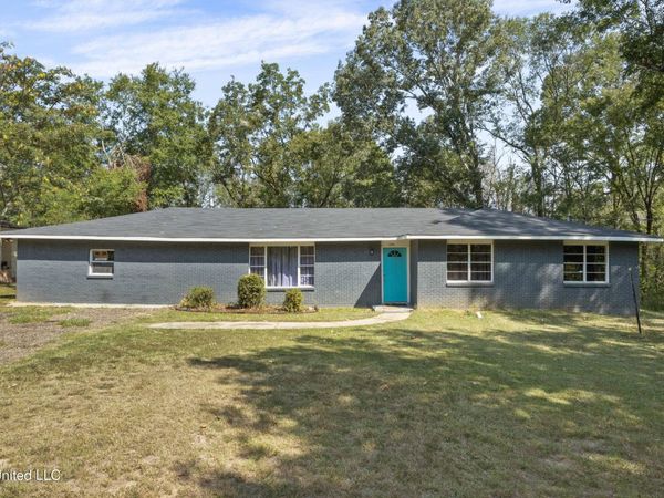 1208 Cooper Road, Jackson, MS 39212