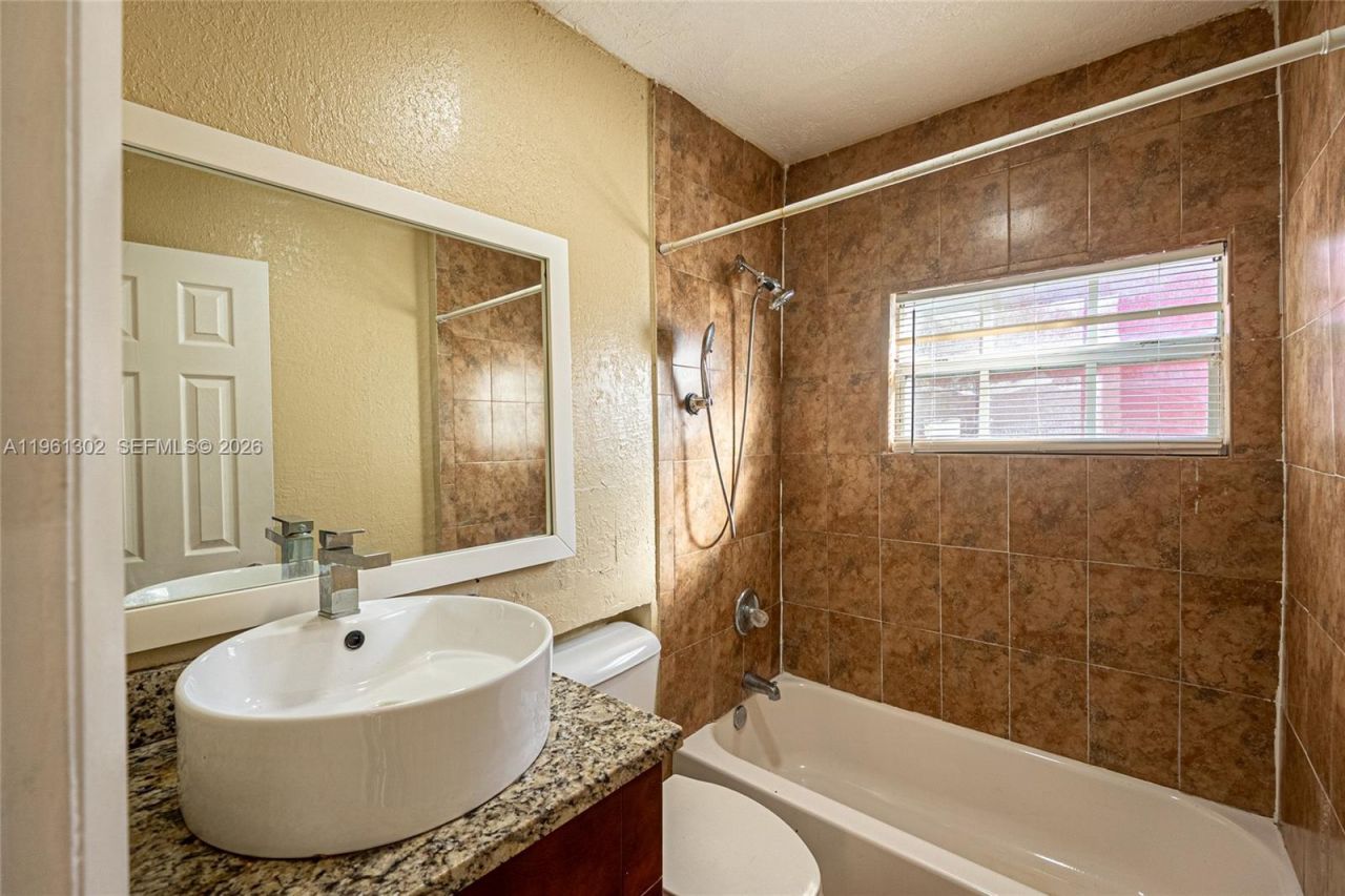 4719 NW 32nd Ave, Miami, FL 33142 Photo