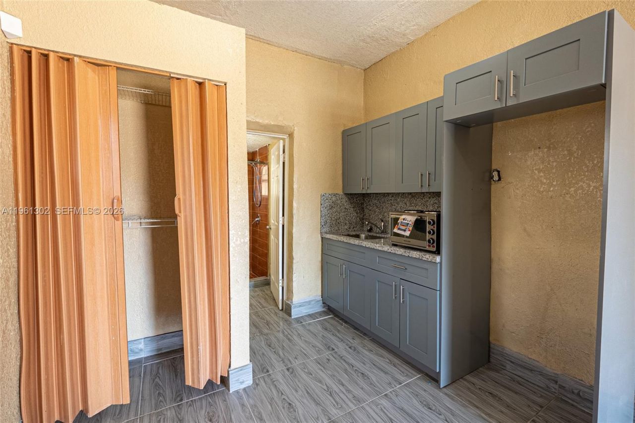 4719 NW 32nd Ave, Miami, FL 33142 Photo