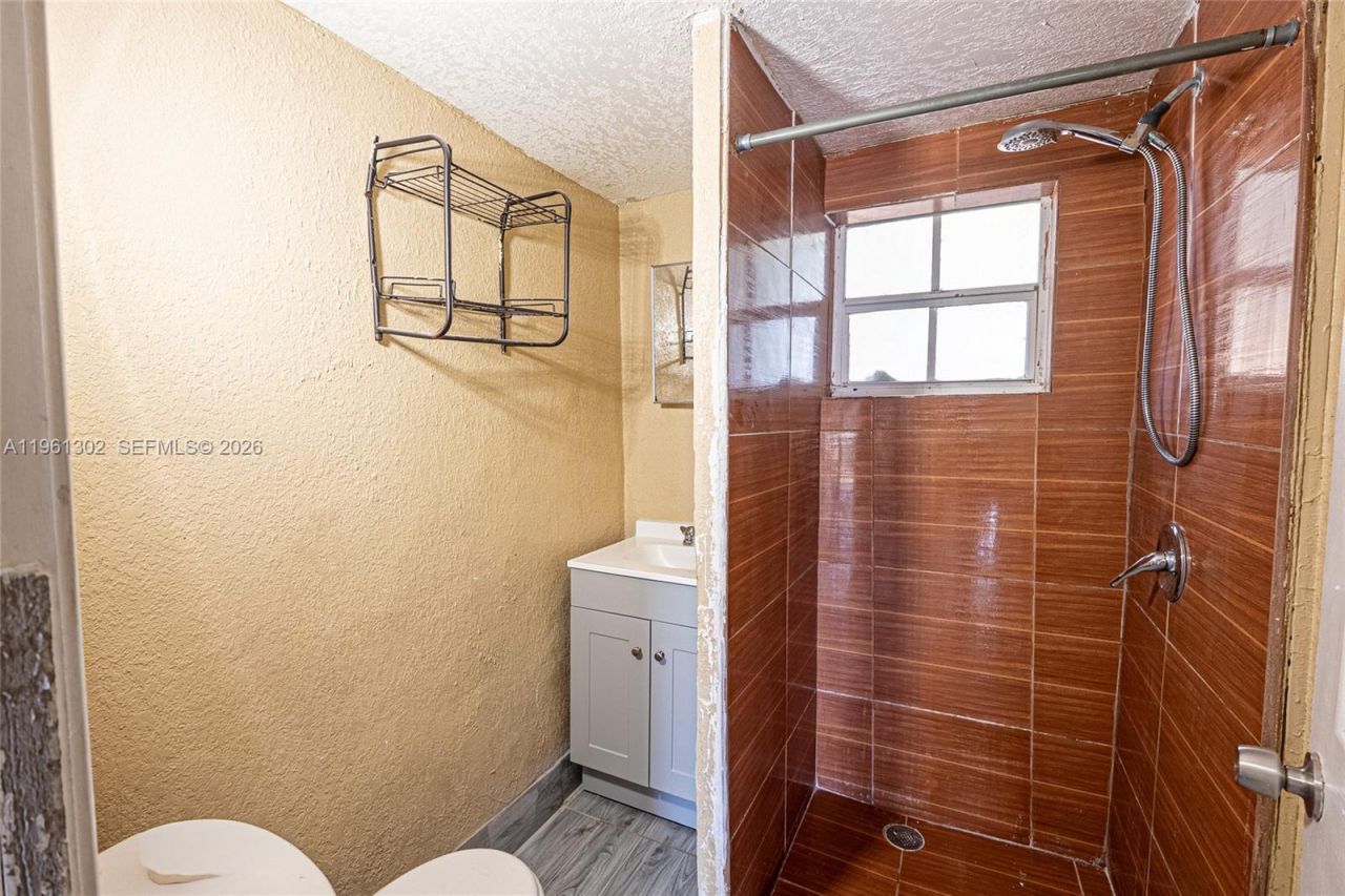 4719 NW 32nd Ave, Miami, FL 33142 Photo