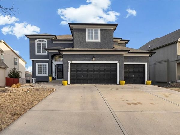21213 W 113th Place, Olathe, KS 66061