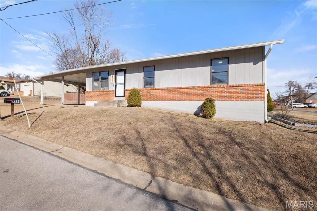 9311 Kenneth Place, Saint Louis, MO 63132 Main Photo