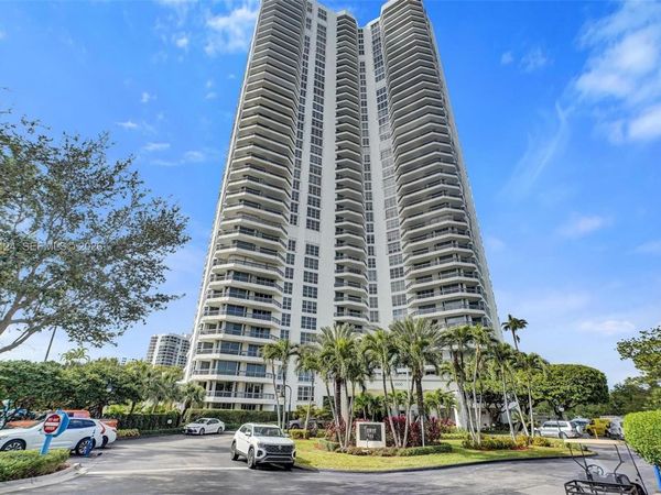 3500 Mystic Pointe Dr, Unit 3206, Aventura, FL 33180