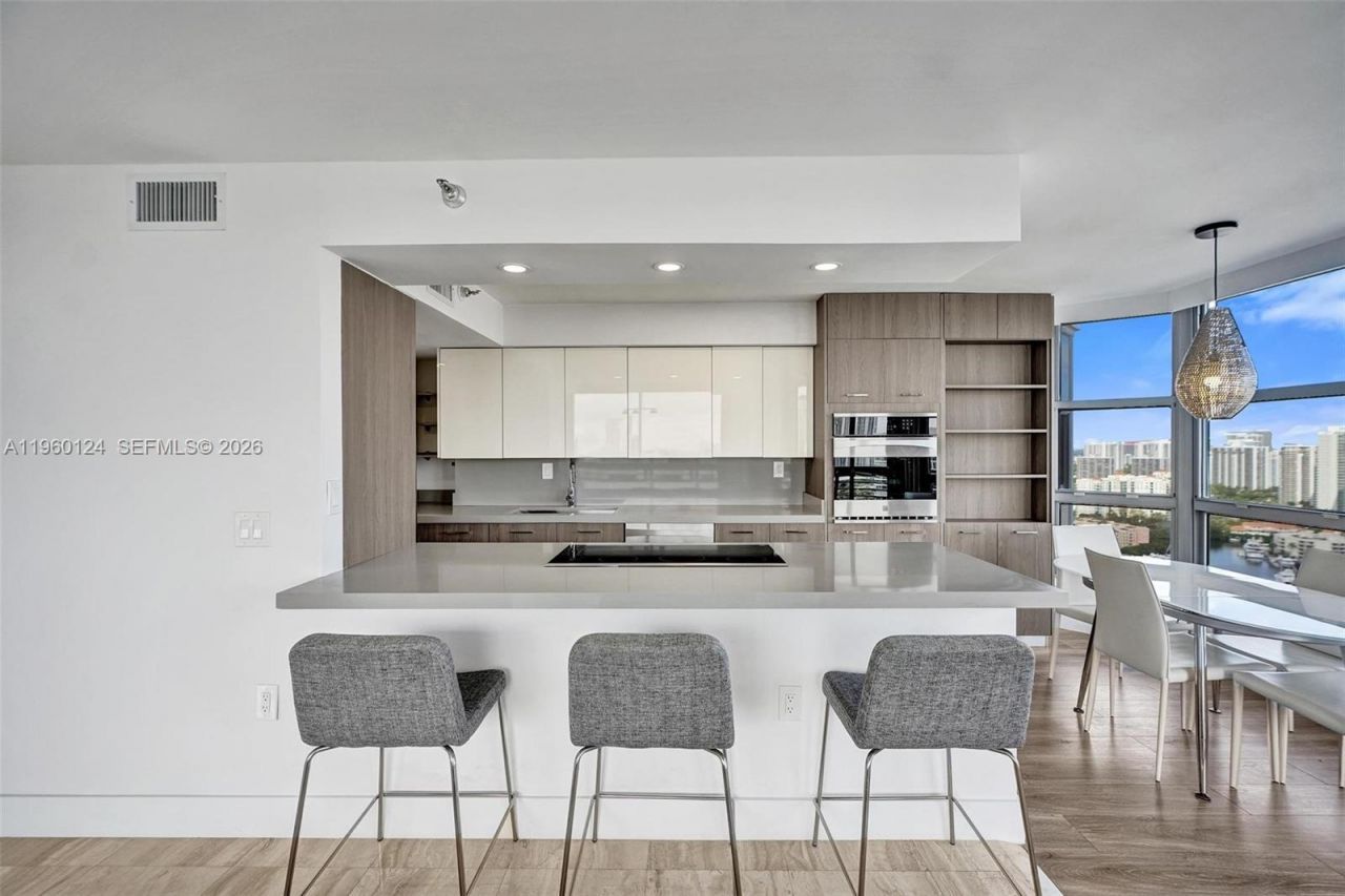 3500 Mystic Pointe Dr, Unit 3206, Aventura, FL 33180 Photo