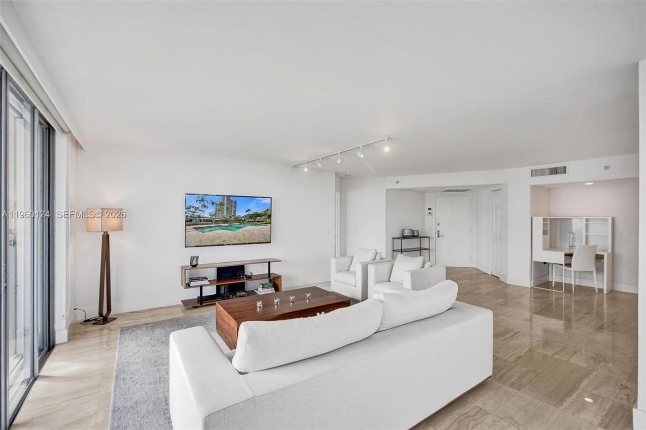 3500 Mystic Pointe Dr, Unit 3206, Aventura, FL 33180 Photo