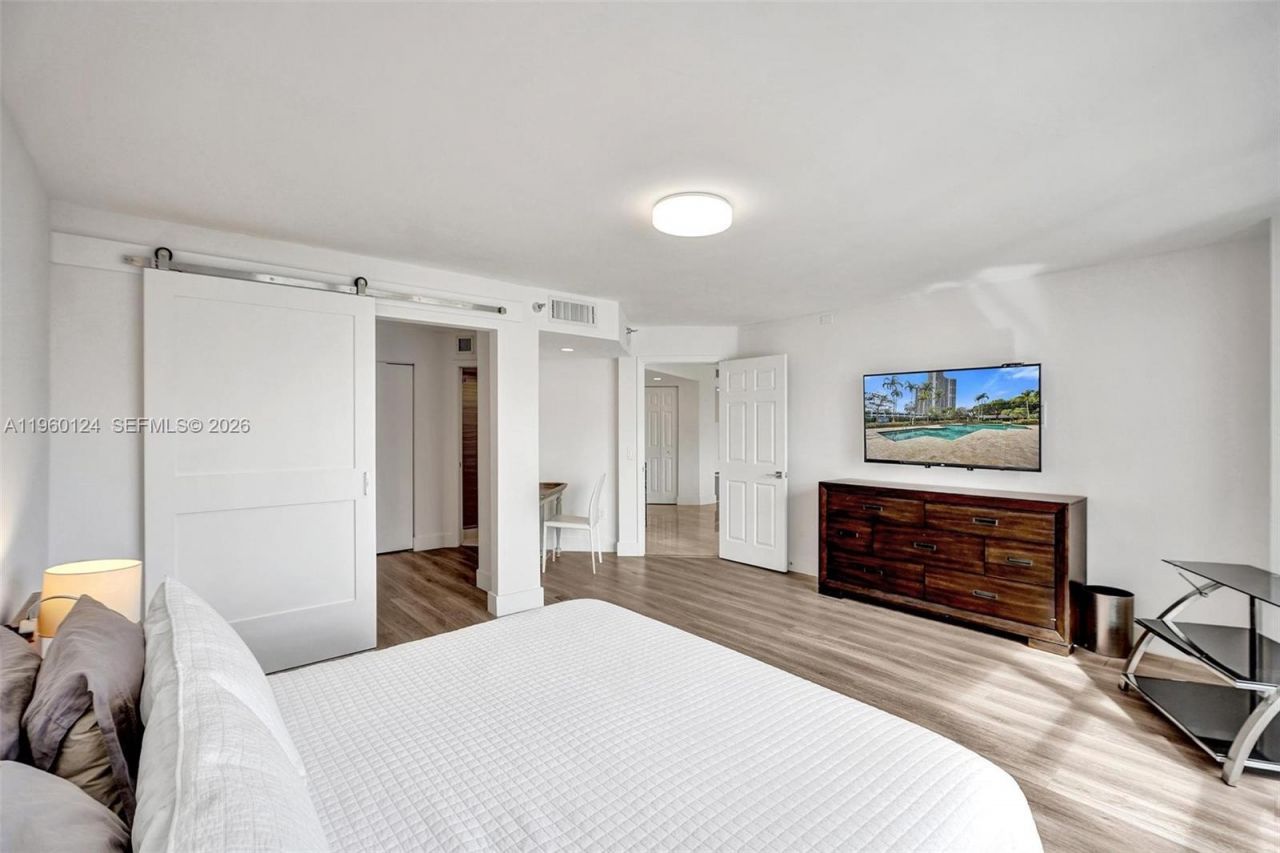 3500 Mystic Pointe Dr, Unit 3206, Aventura, FL 33180 Photo