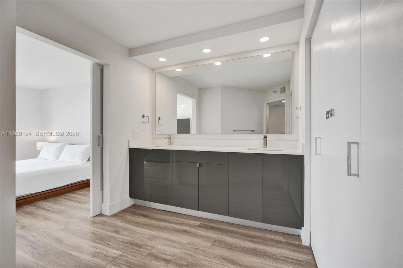 3500 Mystic Pointe Dr, Unit 3206, Aventura, FL 33180 Photo