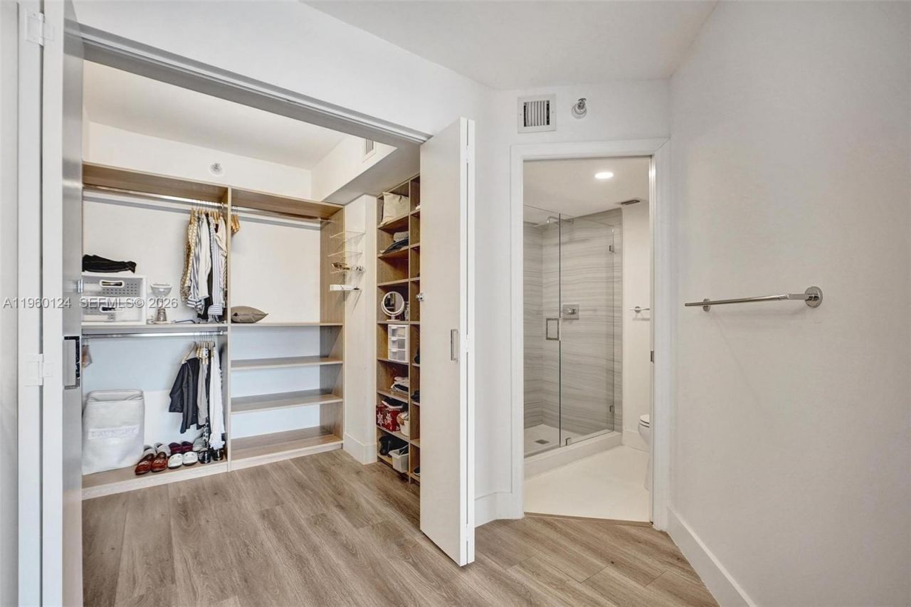 3500 Mystic Pointe Dr, Unit 3206, Aventura, FL 33180 Photo