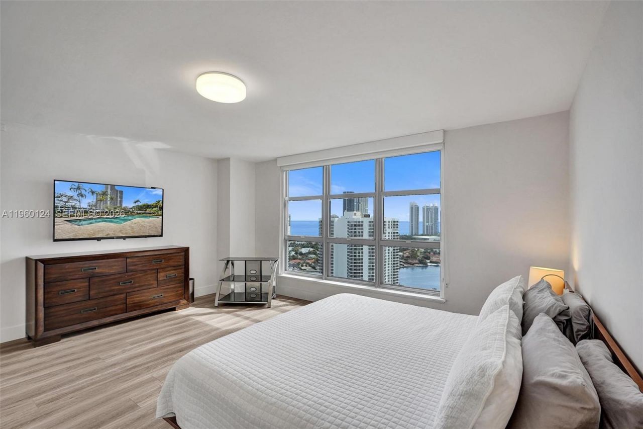 3500 Mystic Pointe Dr, Unit 3206, Aventura, FL 33180 Photo