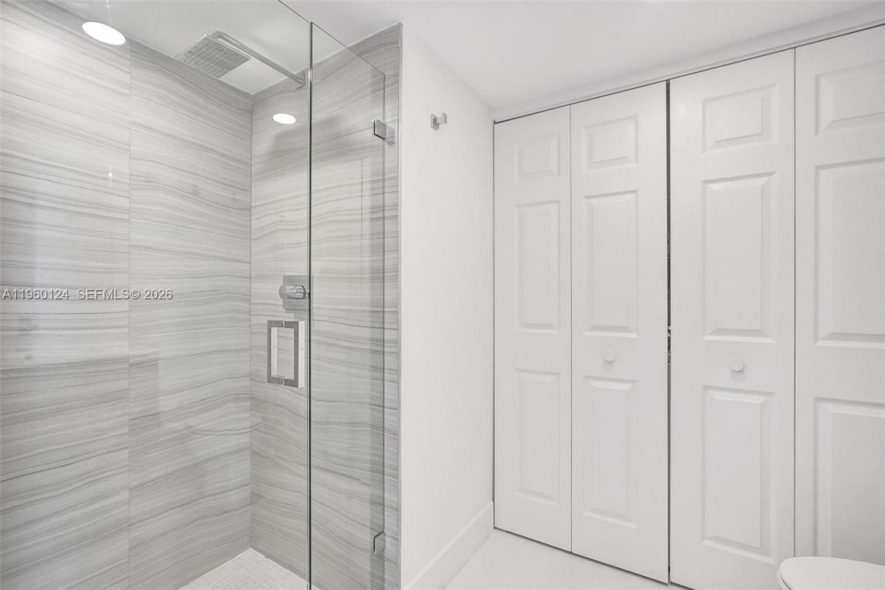 3500 Mystic Pointe Dr, Unit 3206, Aventura, FL 33180 Photo