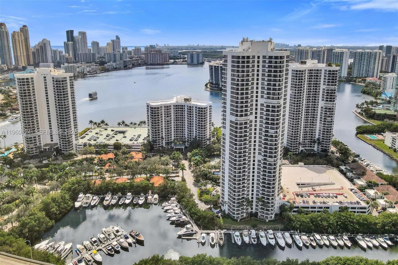 3500 Mystic Pointe Dr, Unit 3206, Aventura, FL 33180 Photo